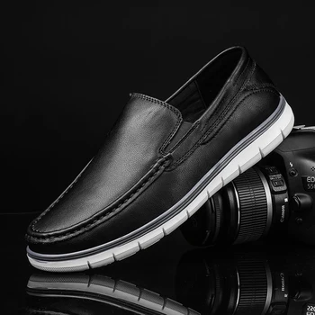 2022 erkek mokasen ayakkabıları Ayakkabı sürüş Moda Tekne Ayakkabı Adam Marka Deri Moccasins siyah ayakkabı Erkekler Rahat Sürücü gündelik erkek ayakkabısı