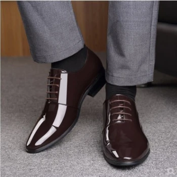 Erkekler Sivri Burun Resmi İş loafer'lar Deri Rahat İngiliz Nefes Moda Düşük üst Düz Renk Yeni Gelenler Ayakkabı