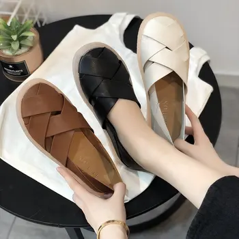 Yaz Kadın Sandalet beyaz ayakkabı Hafif Rahat Loafer'lar 2021 bağcıksız ayakkabı Bayanlar için Nefes Düz Sandalet Sandalias Mujer