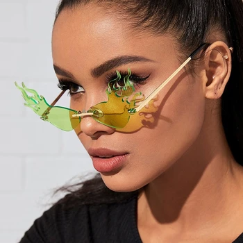 QPeClou 2020 Yeni Moda Plaj Güneş Gözlüğü Kadın Benzersiz Çerçevesiz Alev güneş gözlüğü Kadın Renkli Yangın Parti Shades Hediyeler