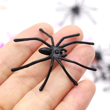 Plastik Örümcek Cadılar Bayramı Sahne Örümcekler Oyuncak 200 Adet Trick Oyuncak April Fools Prank Sahne Yenilik Süs Perili Ev Dekor