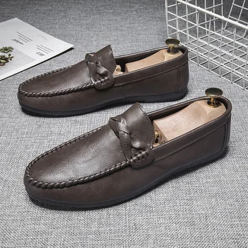 Deri erkek mokasen ayakkabıları Lüks 2022 rahat ayakkabılar Erkekler İçin Tekne Ayakkabı El Yapımı Erkekler Üzerinde Kayma sürüş ayakkabısı Erkek Moccasins Zapatos